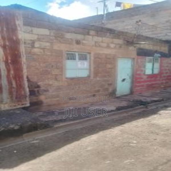 6bdrm Block of Flats in Kayole for sale