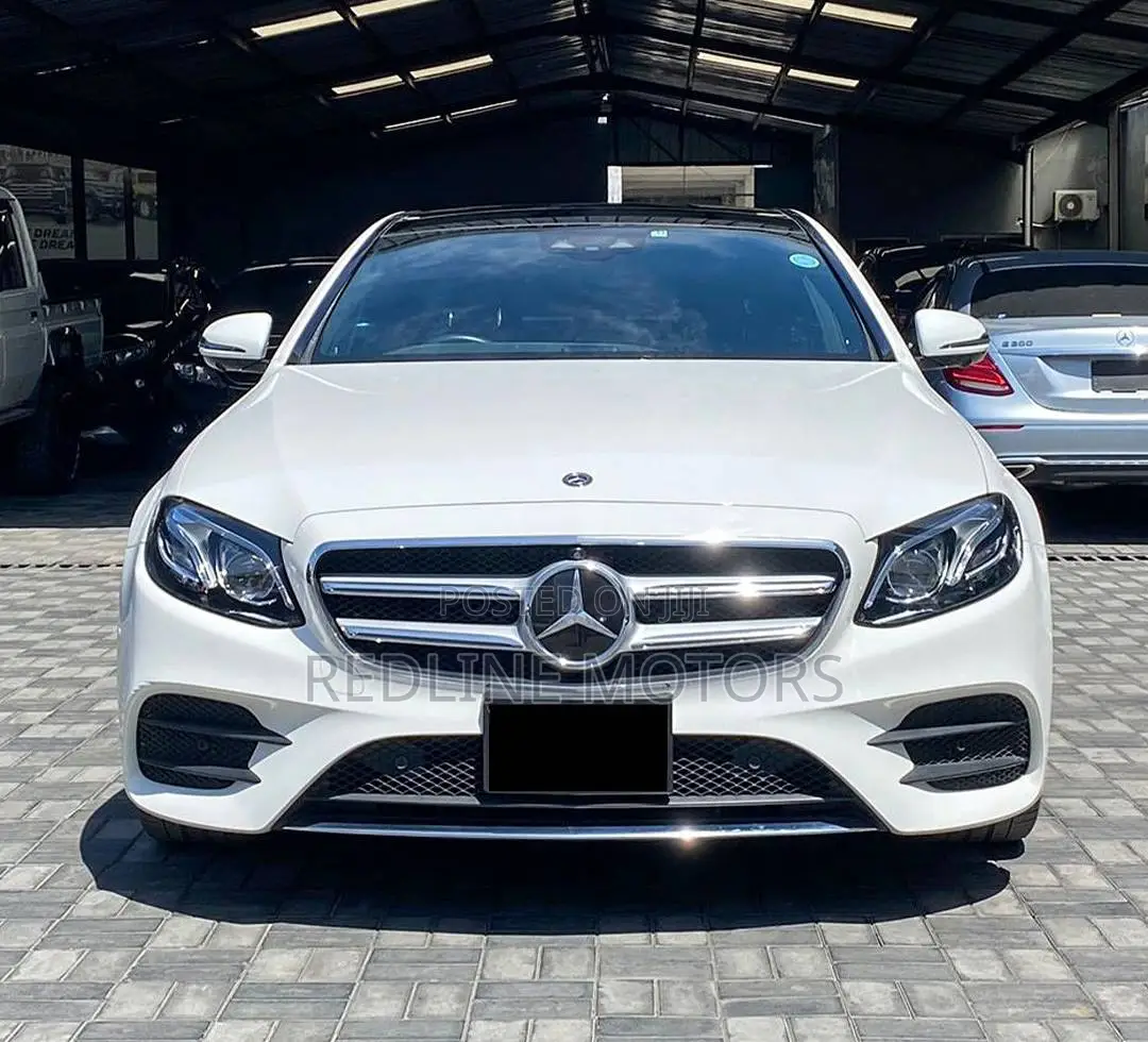 Mercedes-Benz E220 2017 Off white