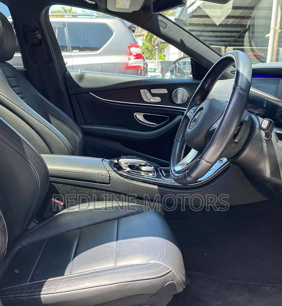 Mercedes-Benz E220 2017 Off white