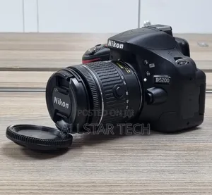 Nikon D5200 Digital SLR Camera Kit With 18-55mm Lens