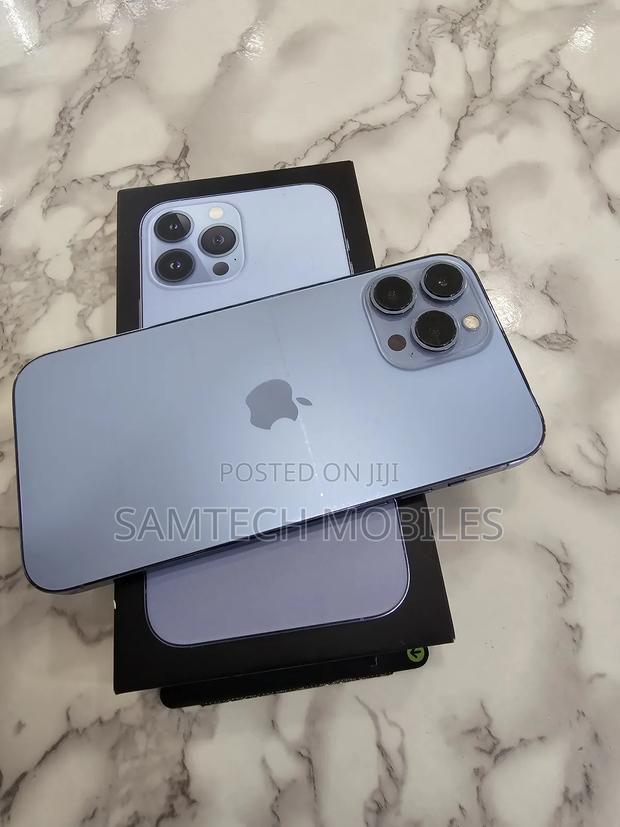 Apple iPhone 13 Pro Max 128 GB Gray - main view