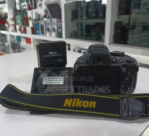 Nikon D5200 With 18-55mm Lens(Ex Uk Clean)