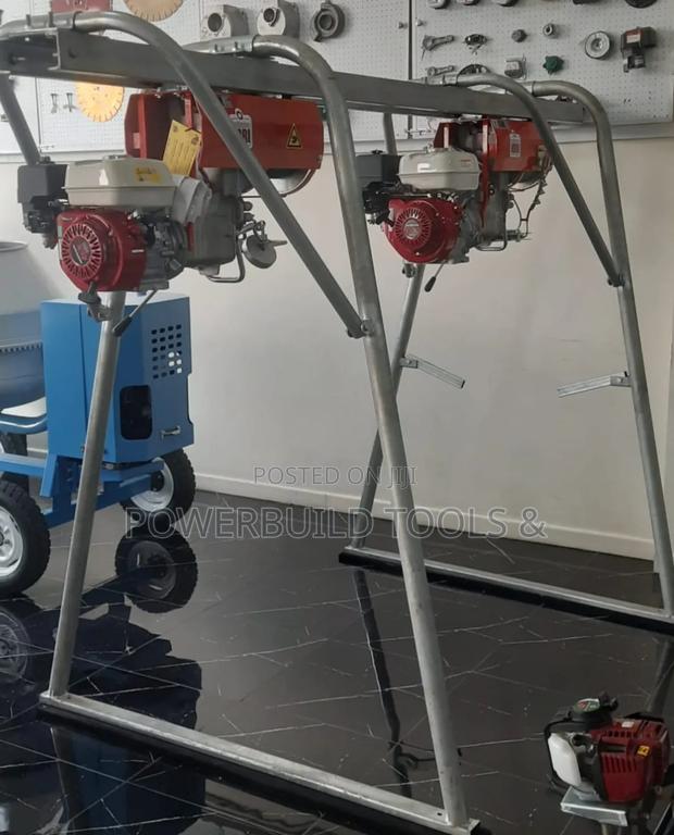 Iori Italy Concrete Hoist Crane 1tonne With Gantry Bucket