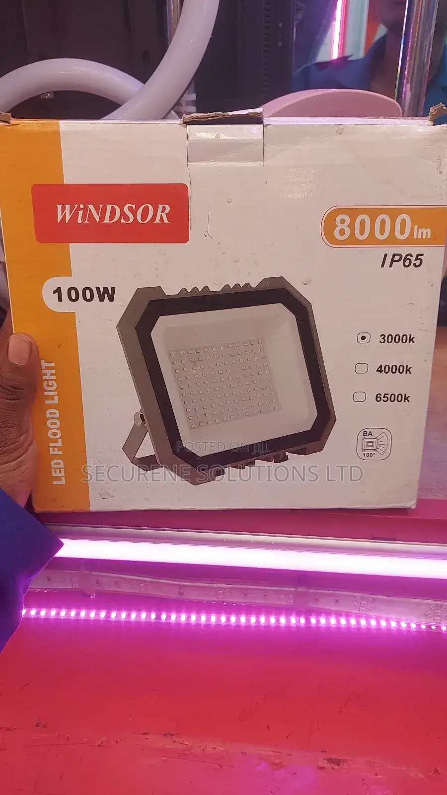 Windsor 100w Led Flood Light.8000 Lumens and an Ip65 Rating