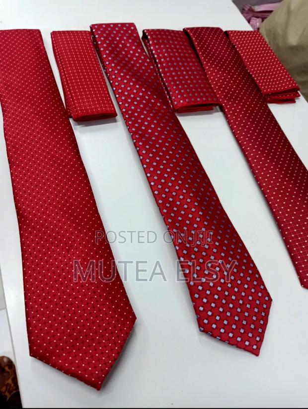 Red Polycadot Executive Tie Sets - thumbnail 2
