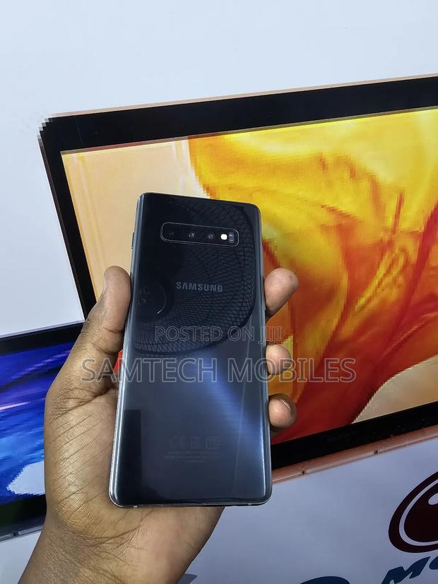 Samsung Galaxy S10 Plus 128 GB Black - main view