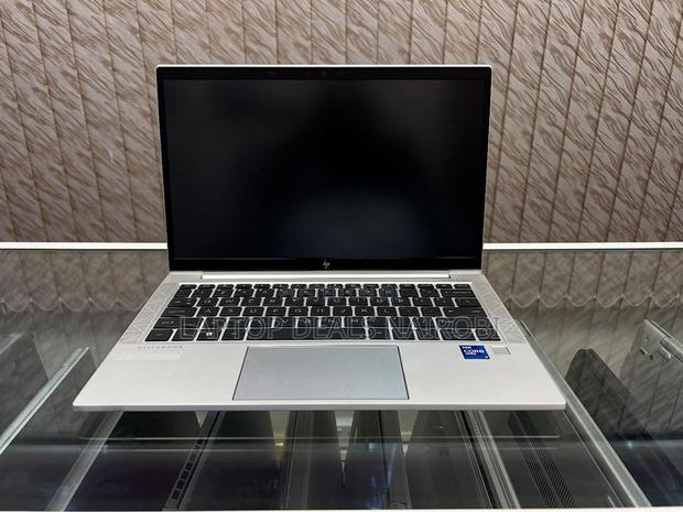 Laptop HP EliteBook 830 G8 16GB Intel Core I7 SSD 512GB