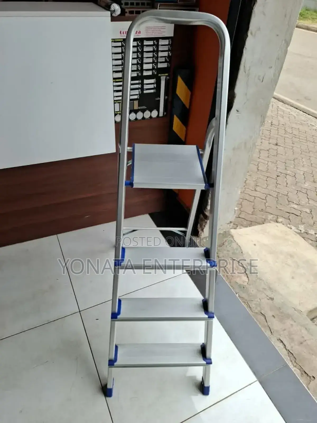 4 Steps Aluminum Ladder