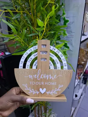 Wooden Perpetual Home//Office Calender