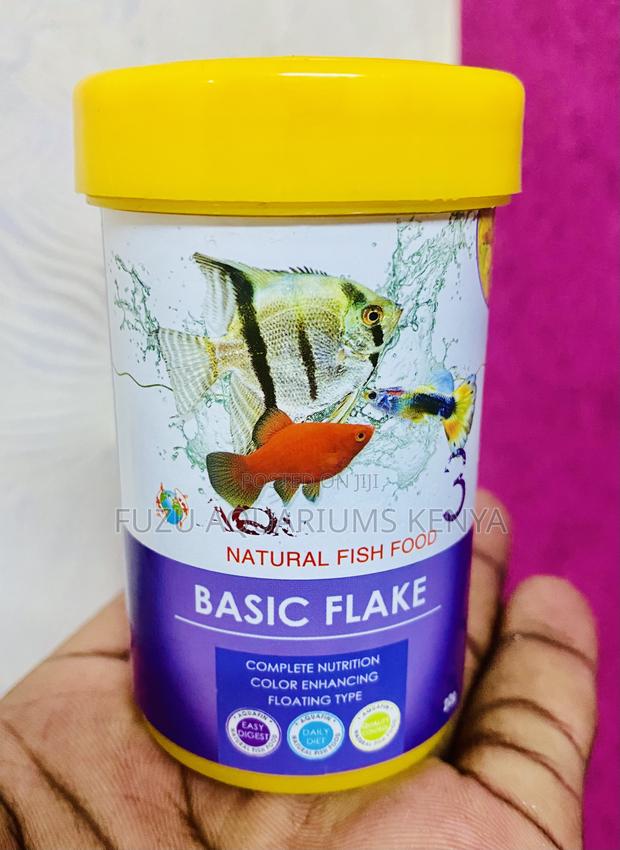 Healthy Flakes – Great for Outdoor Fish Ponds and Aquariums