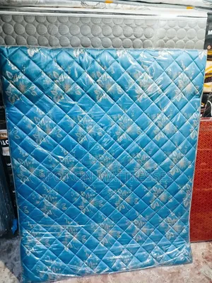 Problem Solver! 5by6 Mattress Topper With a Rubber Band.