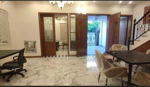 Strategic Location Offices With Wifi - main view