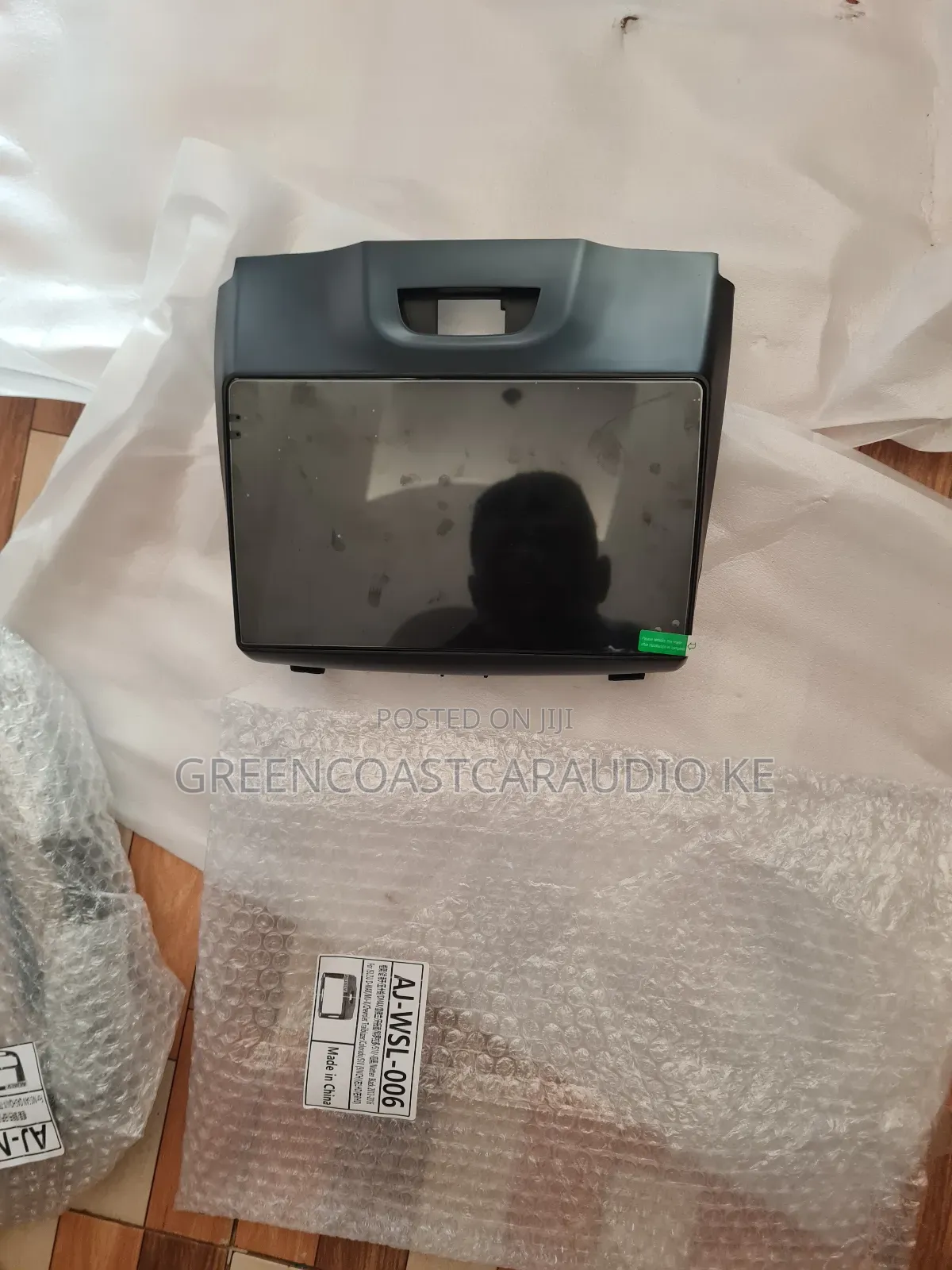 Isuzu Dmax Android Radio Console or Frame