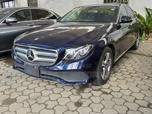 Mercedes-Benz E200 2018 Blue