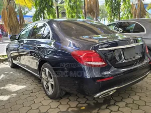 Mercedes-Benz E200 2018 Blue