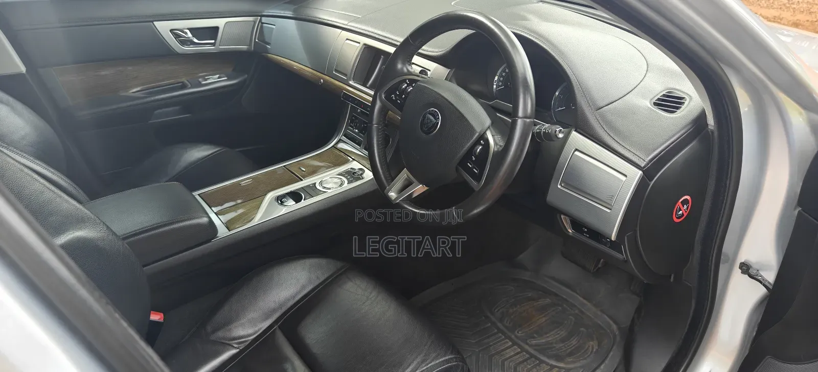 Jaguar XF Premium 4dr Sedan (2.0L 4cyl Turbo 8A) 2015 Silver