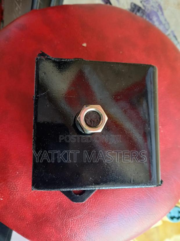 Isuzu FSR Engine Mounting - thumbnail 2