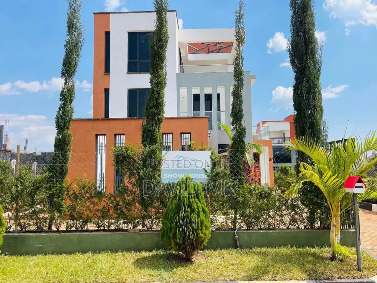 Furnished 4bdrm Maisonette in Pavilion, Membley Estate for sale