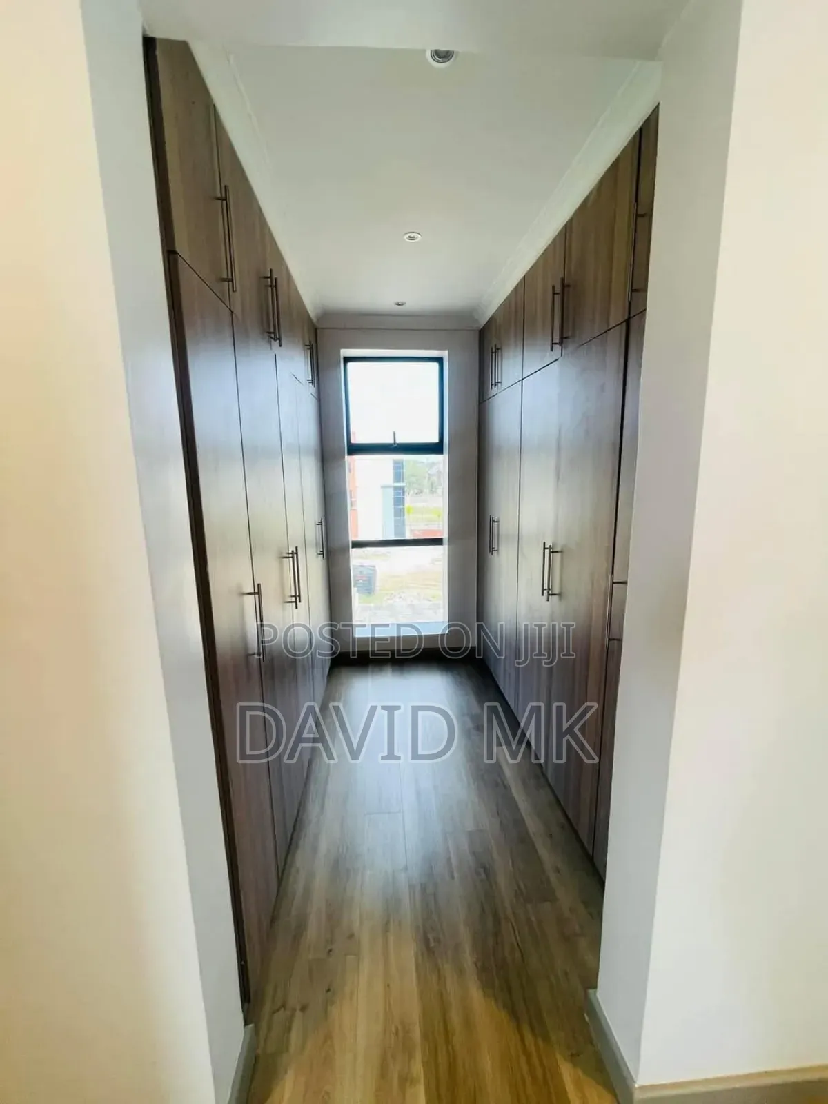 Furnished 4bdrm Maisonette in Pavilion, Membley Estate for sale