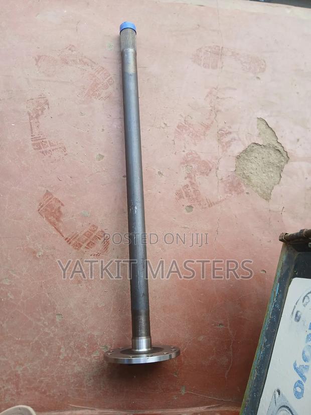 Isuzu FSR Axle