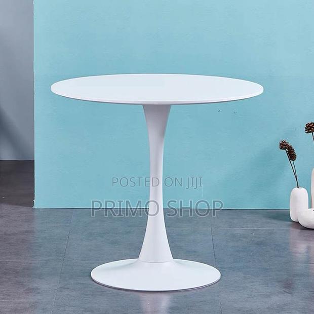 Round Table; Versatile Premium Spacious Dining Table - thumbnail 6