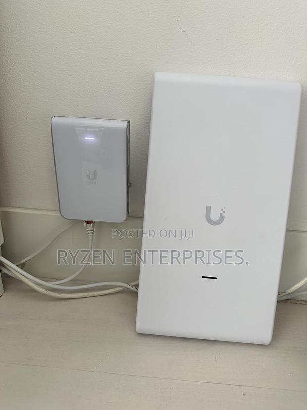 Ubiquiti U6 Mesh Pro Access Point - main view