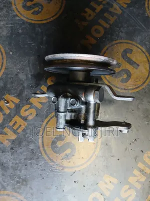 Nissan Td27,Qd32.Power Steering Pump