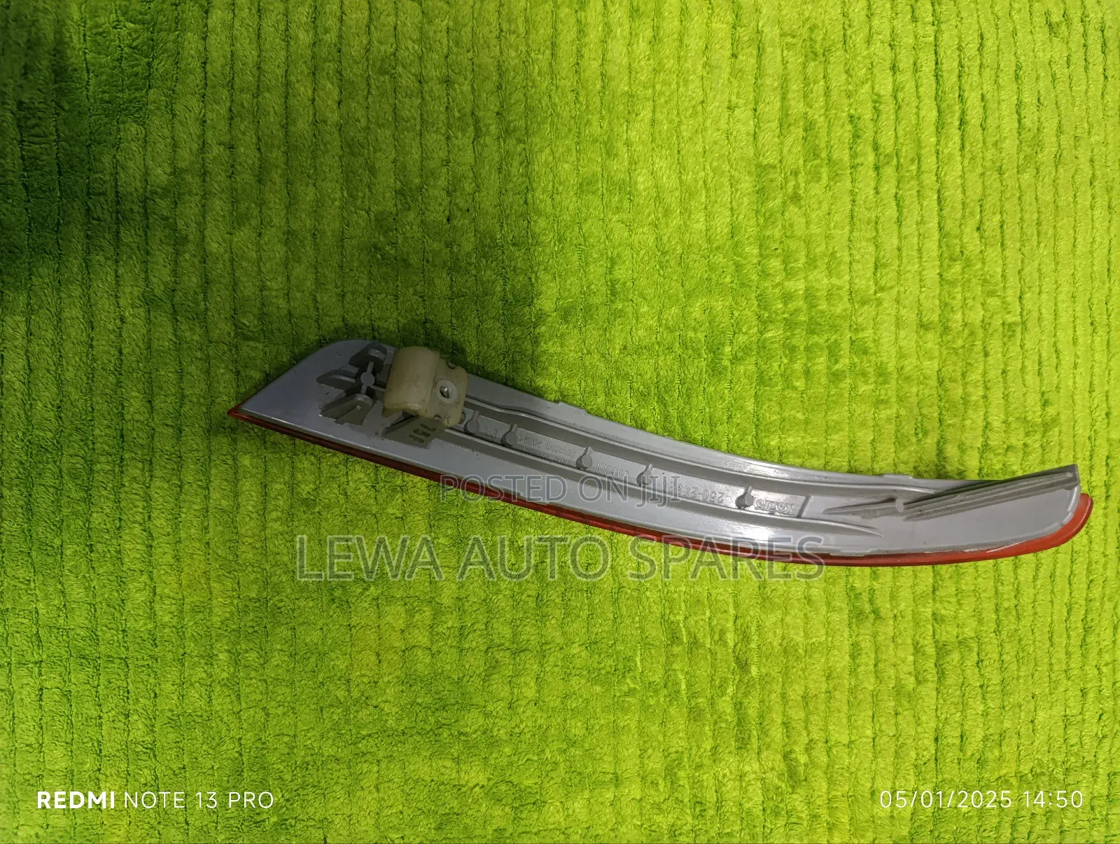 Rear Bumper Reflector Nissan Wingroad
