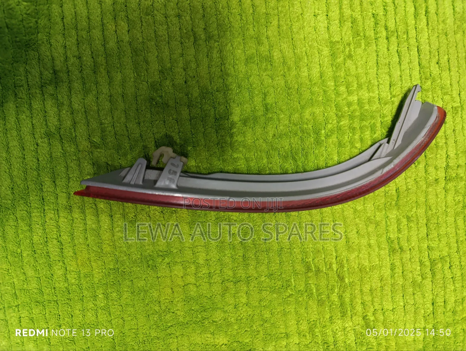Rear Bumper Reflector Nissan Wingroad