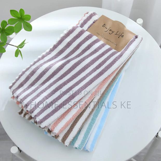 *High Quality Microfiber Kitchen Towels*
30*30cm
5pcs* - thumbnail 2