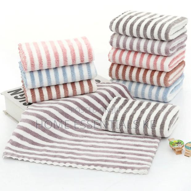 *High Quality Microfiber Kitchen Towels*
30*30cm
5pcs* - thumbnail 4