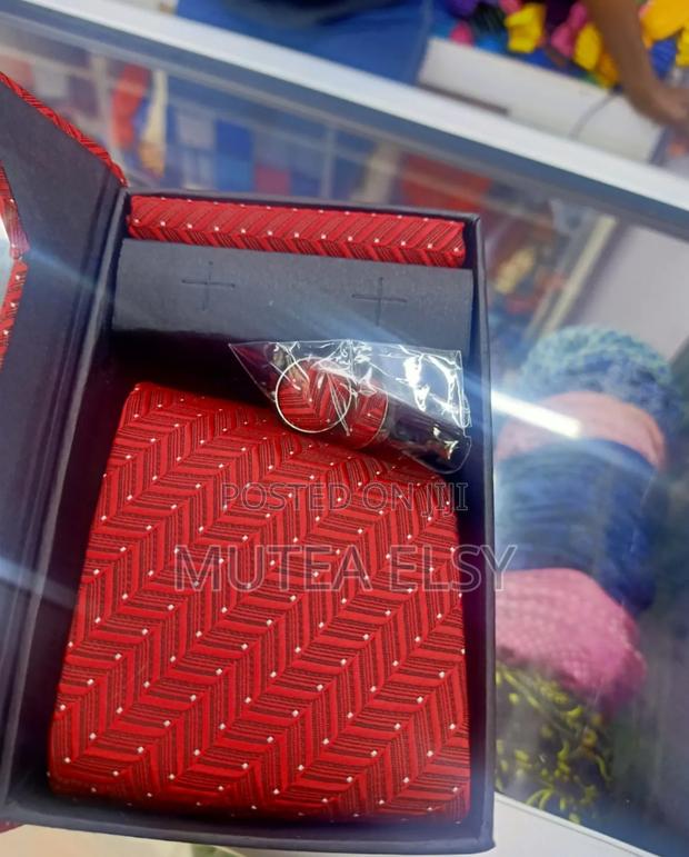 Redwine Polycadot White Geometric Tie Sets - main view