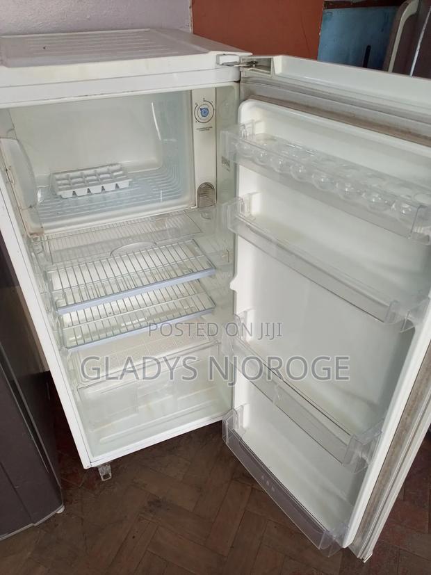 White Lg Fridge 200l - thumbnail 4