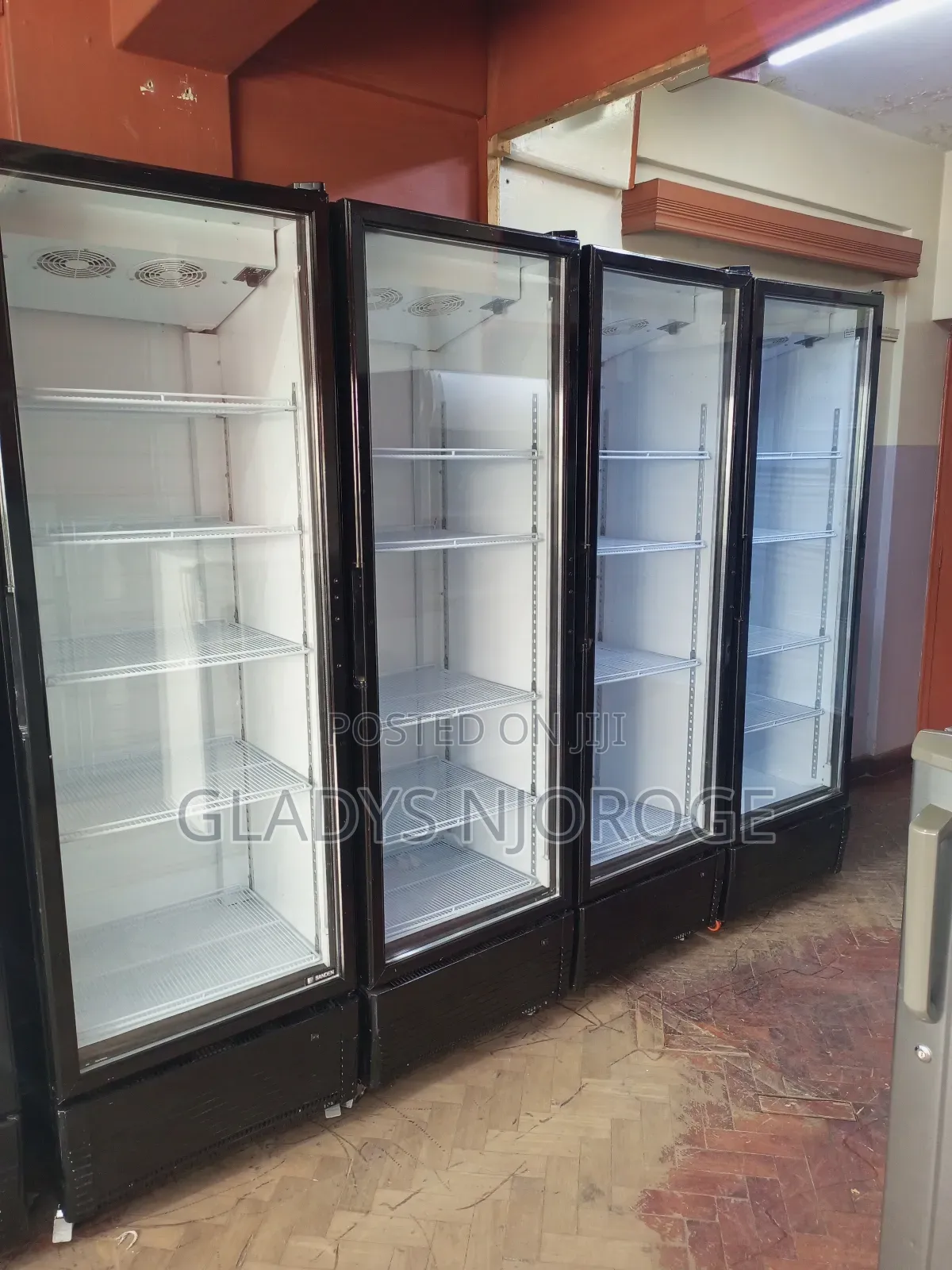 Clean Display Chiller (Well Maintained)