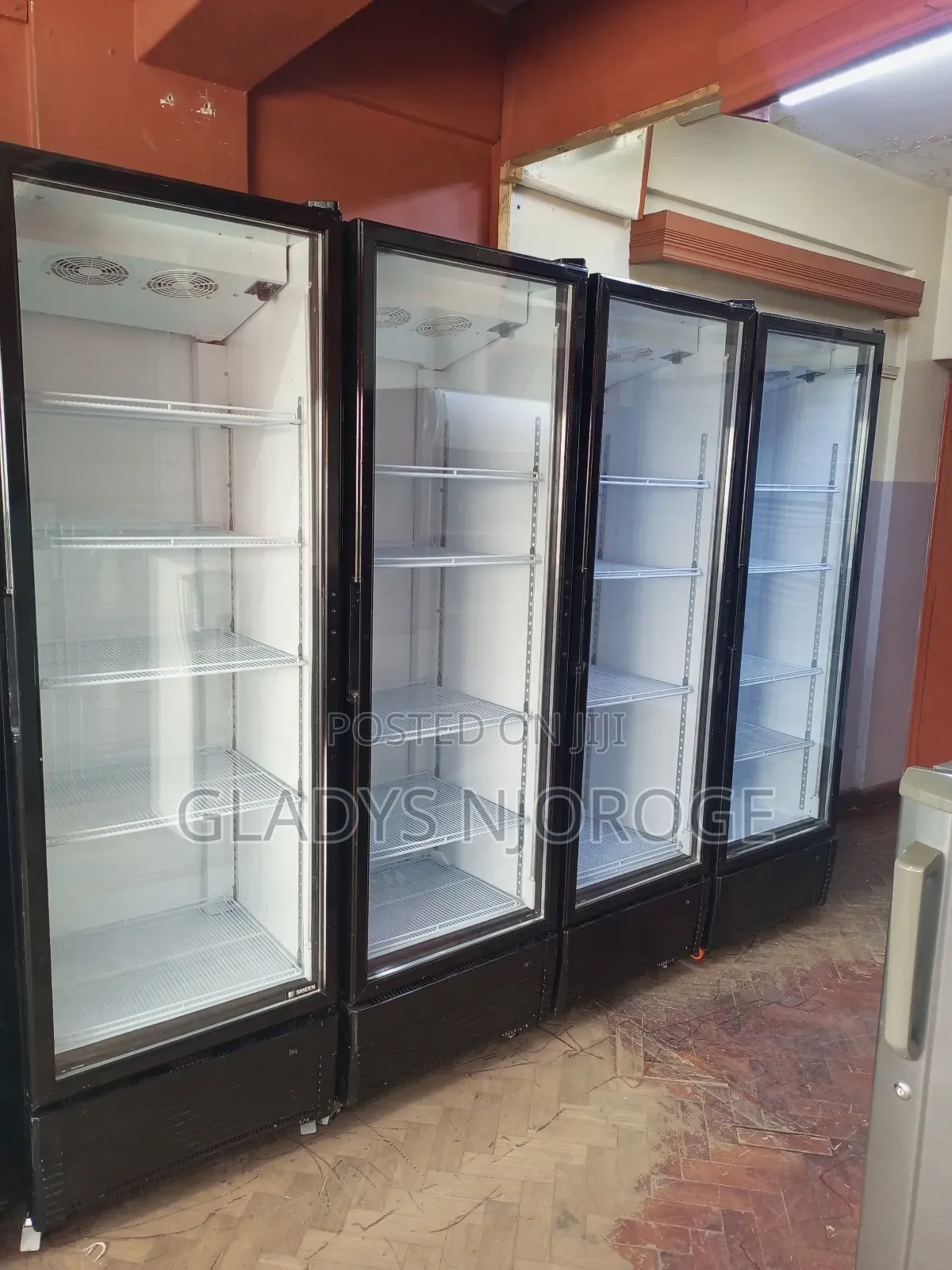 Clean Display Chiller (Well Maintained)