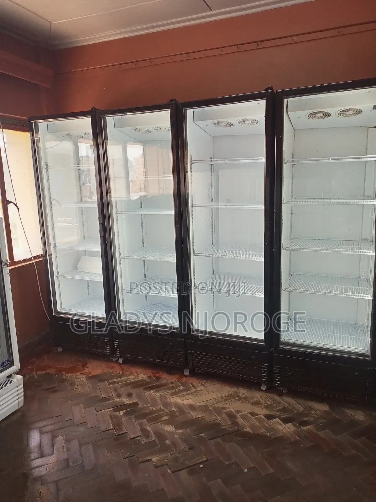 Suitable Chiller/ Well Maintained /(Clean $Smart)