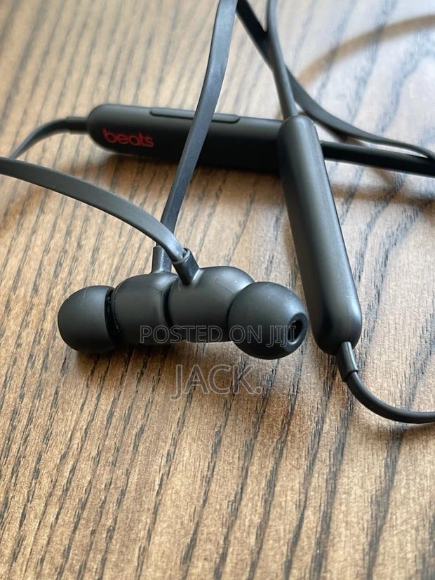 Beats Flex Wireless Earphones - thumbnail 4