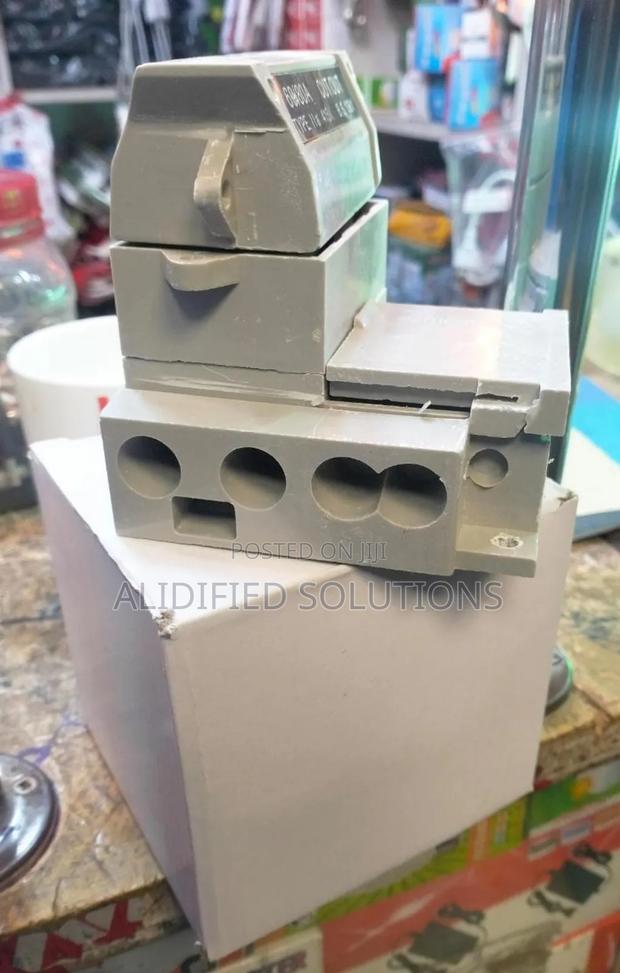 Double Cutout - main view