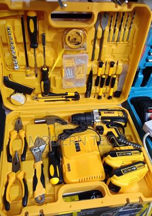 Dewalt Cordless Set With 2 Batteries - thumbnail 2