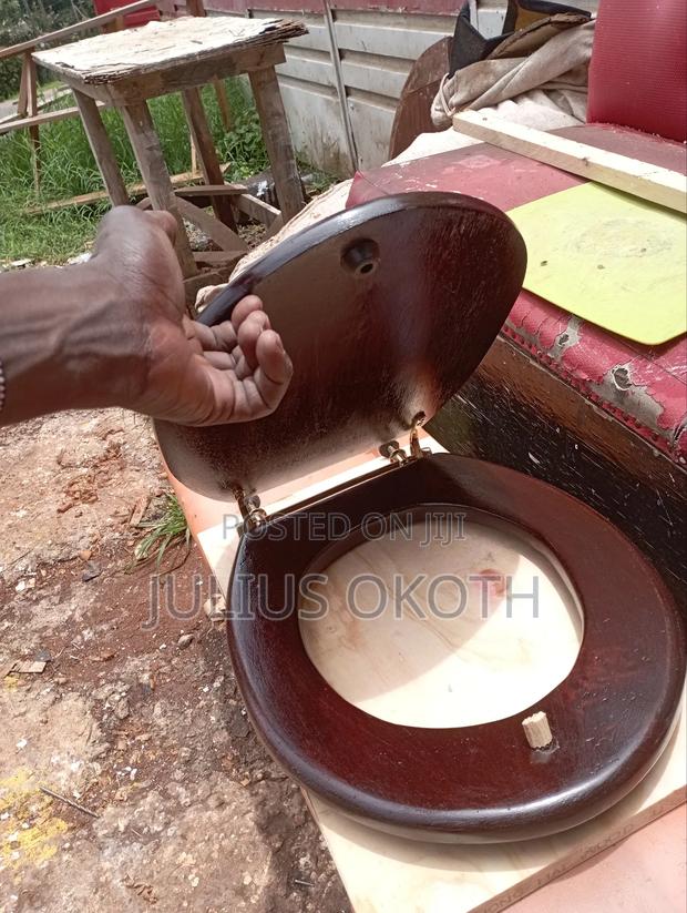 Wooden Toilet Seat - thumbnail 2