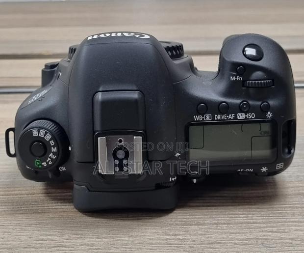 Canon Eos 7d Mark Ii DSLR Camera (Body Only) - thumbnail 4