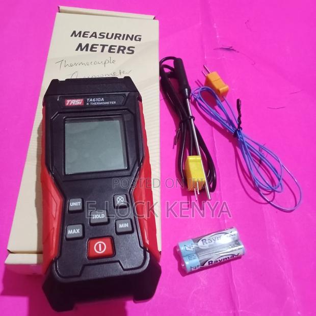 Functional Thermocouple Thermometer - main view