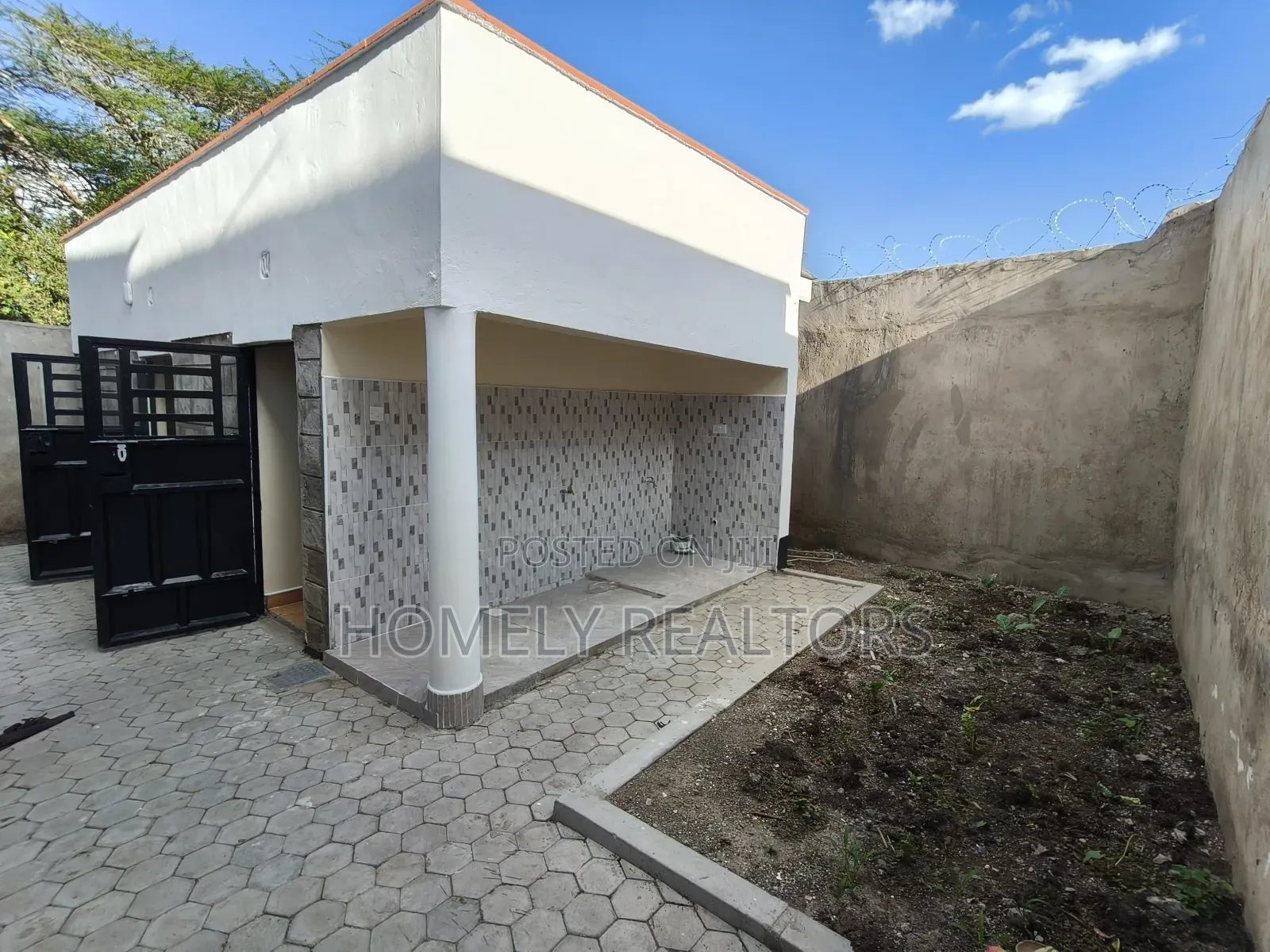 5bdrm Apartment in Acacia, Ongata Rongai for sale