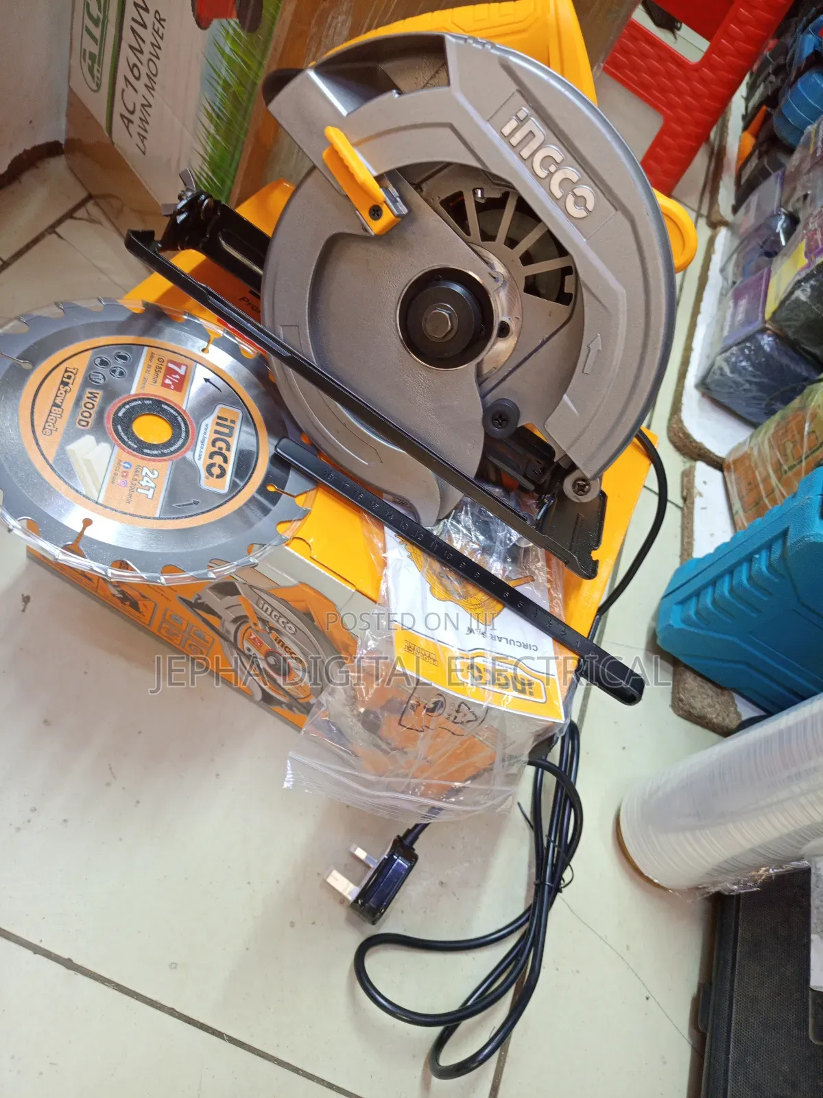 1400watts Ingco City Saw