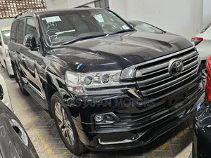 Toyota Land Cruiser 4.6 V8 ZX 2018 Black
