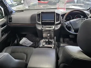Toyota Land Cruiser 4.6 V8 ZX 2018 Black