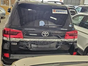 Toyota Land Cruiser 4.6 V8 ZX 2018 Black
