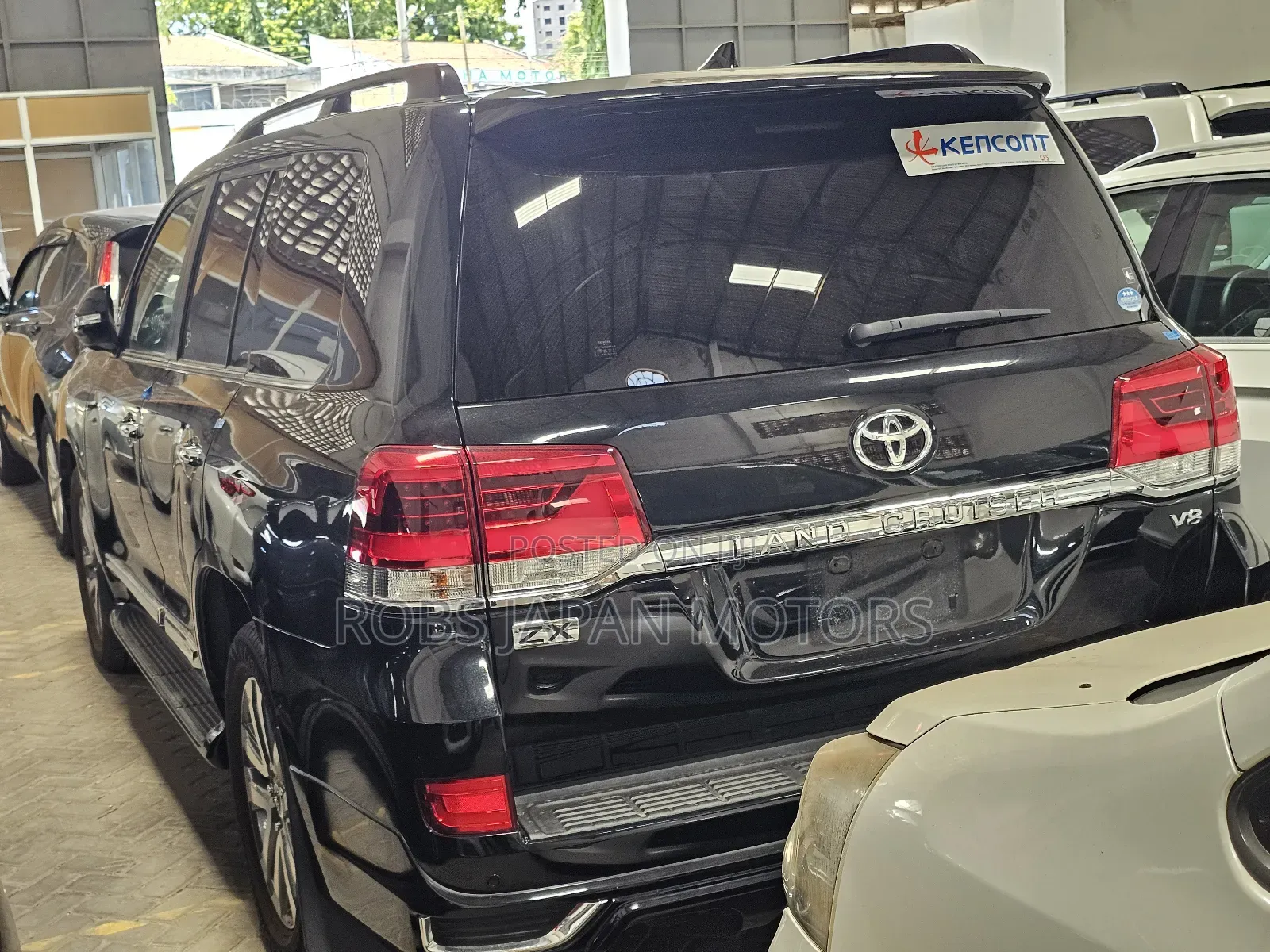 Toyota Land Cruiser 4.6 V8 ZX 2018 Black