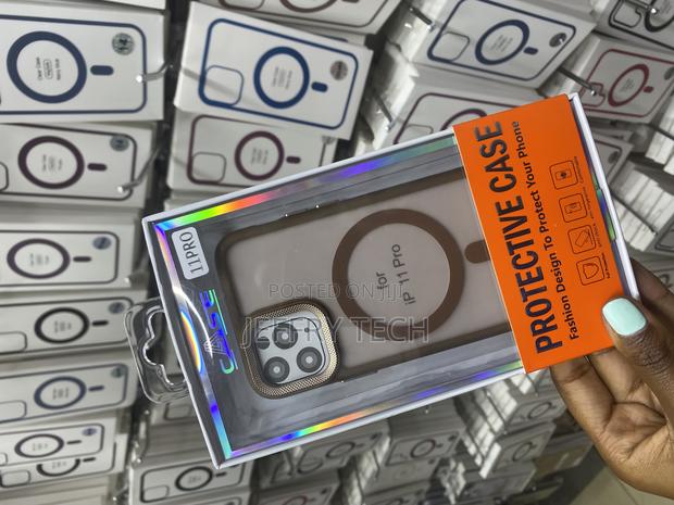 Noonin iPhone 11 Pro Translusent Mate Brown Magsafe Case - thumbnail 3