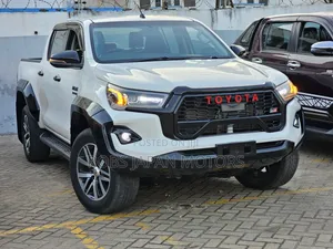 Toyota Hilux SR5 4x4 2018 Pearl